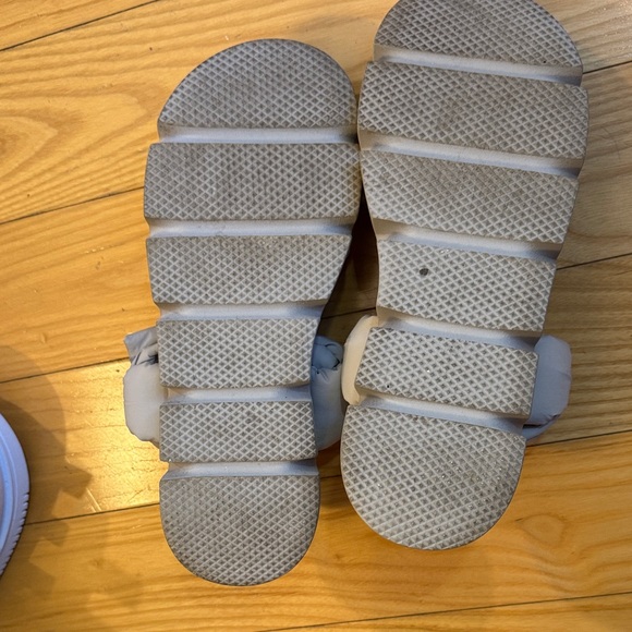 Steve Madden Women's Light tan Sandals - Picture 4 of 6